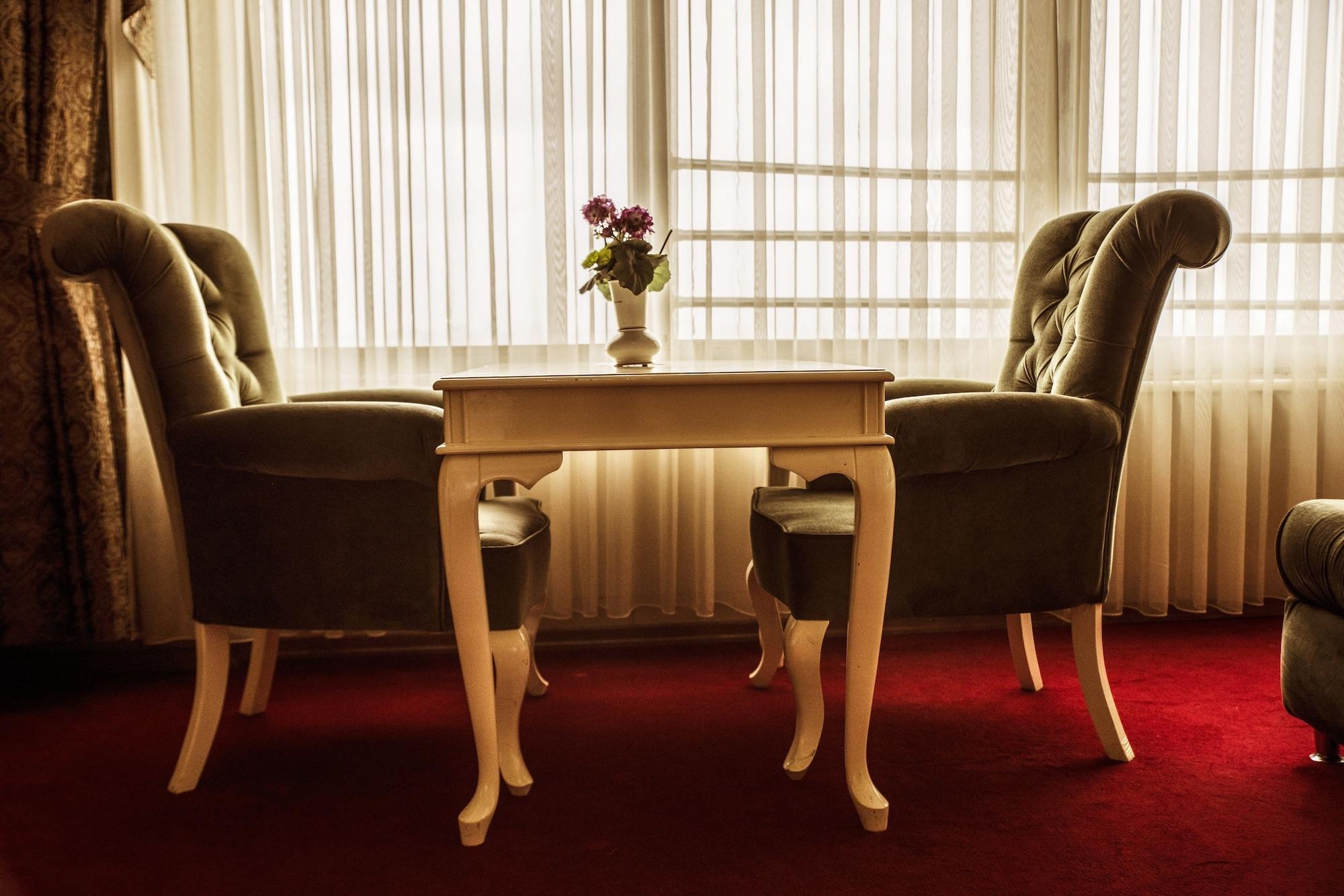 Otel Elan Pera 3*