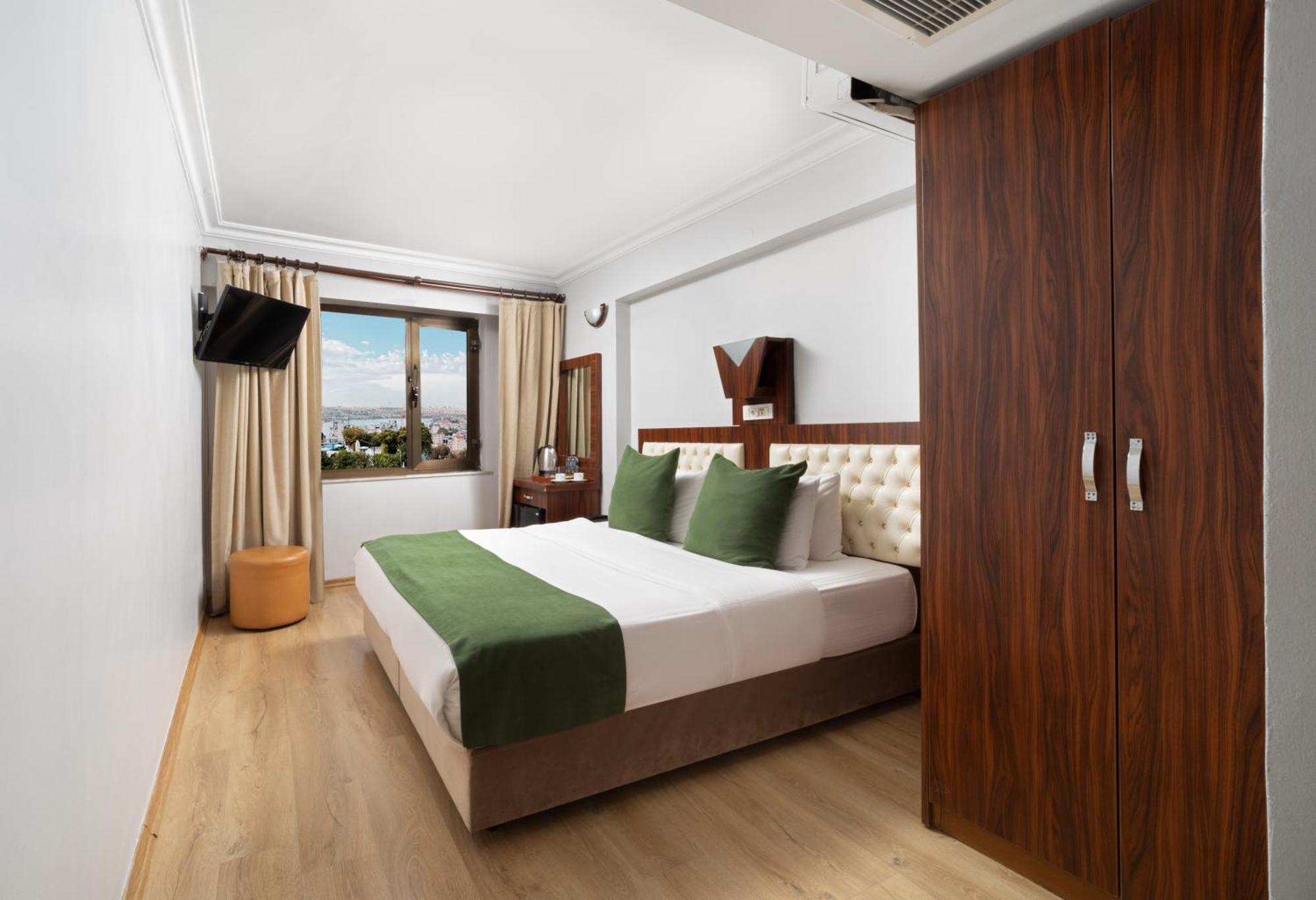Otel Elan Pera