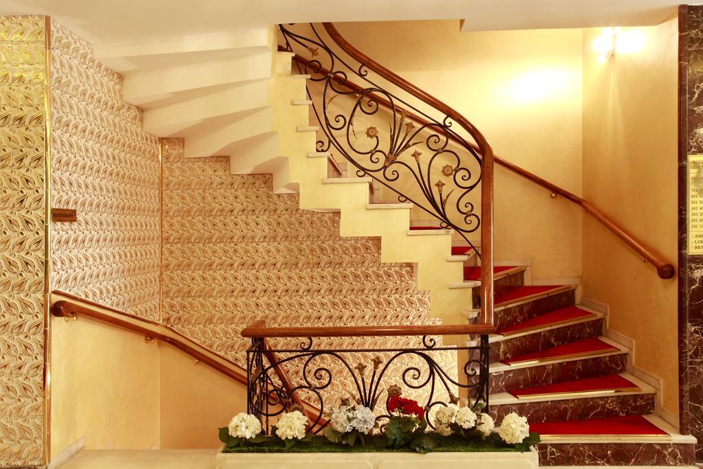 Otel Elan Pera 3*