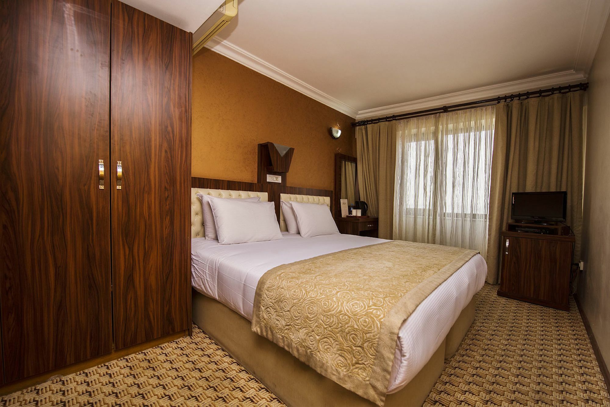 Otel Elan Pera
