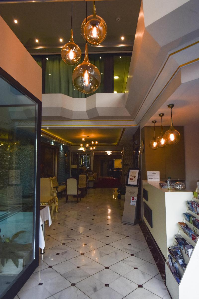 Otel Elan Pera 3*